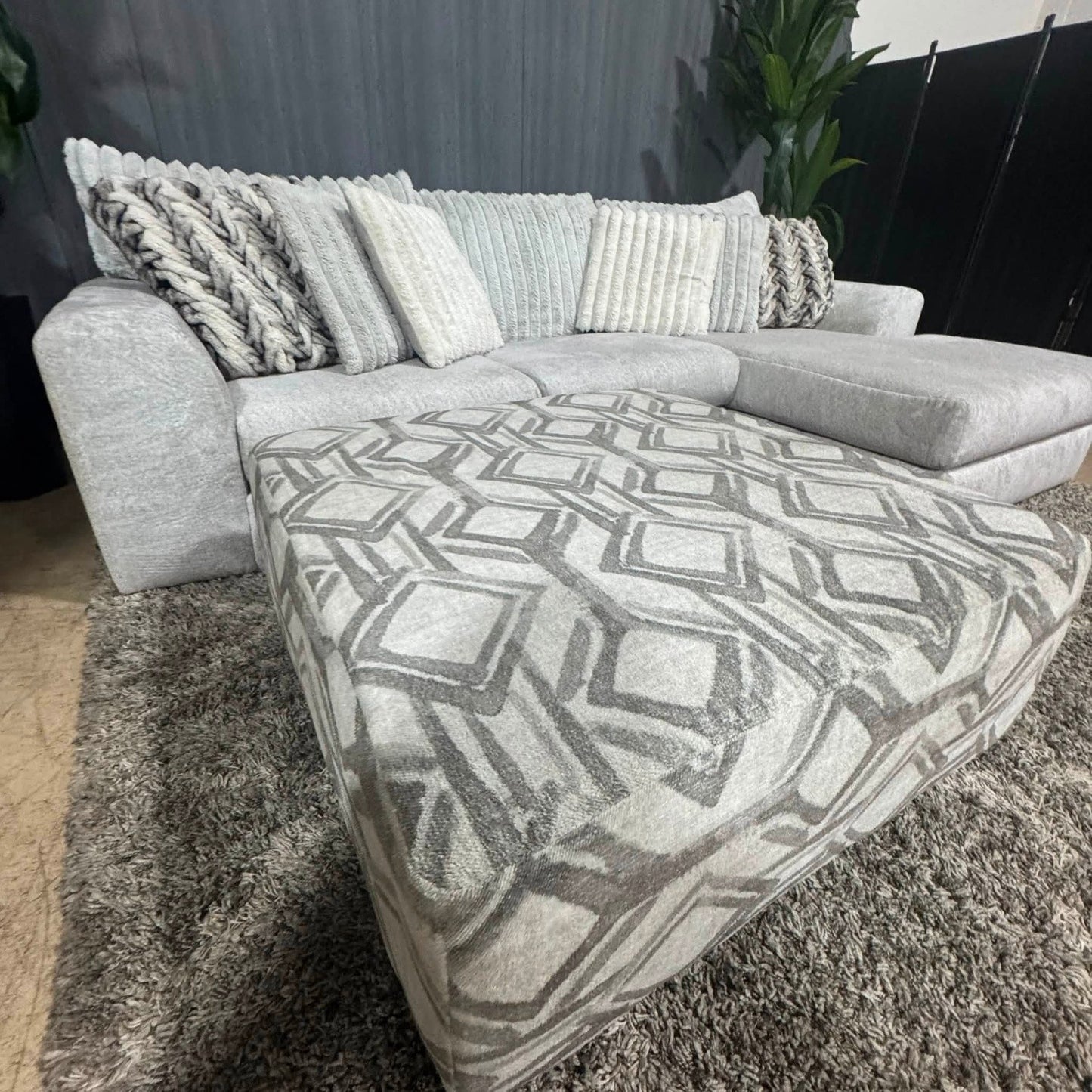 🛋️ Fluffy Sectional Sofa w/ Ottoman (Delivery Available!! )