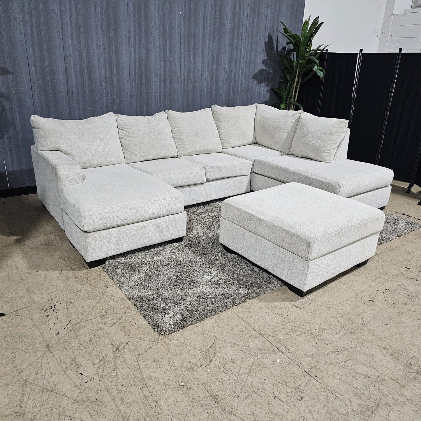 🛋️ Cream Double Chaise Sectional Sofa (Delivery Available!! )