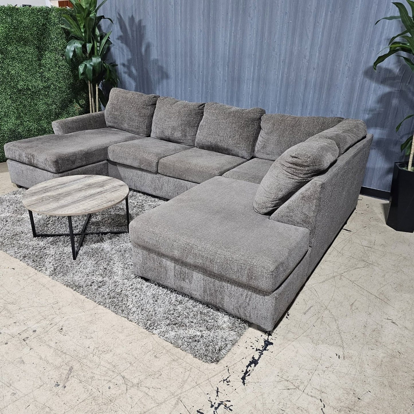 🛋️ Brown Double Chaise Sectional Sofa (Delivery Available!! )